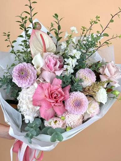 How to Keep Fresh Flowers Alive Longer